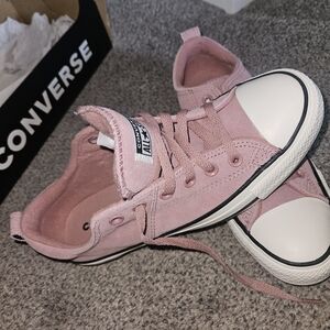 Womans size 9 Converse Madison chucks
